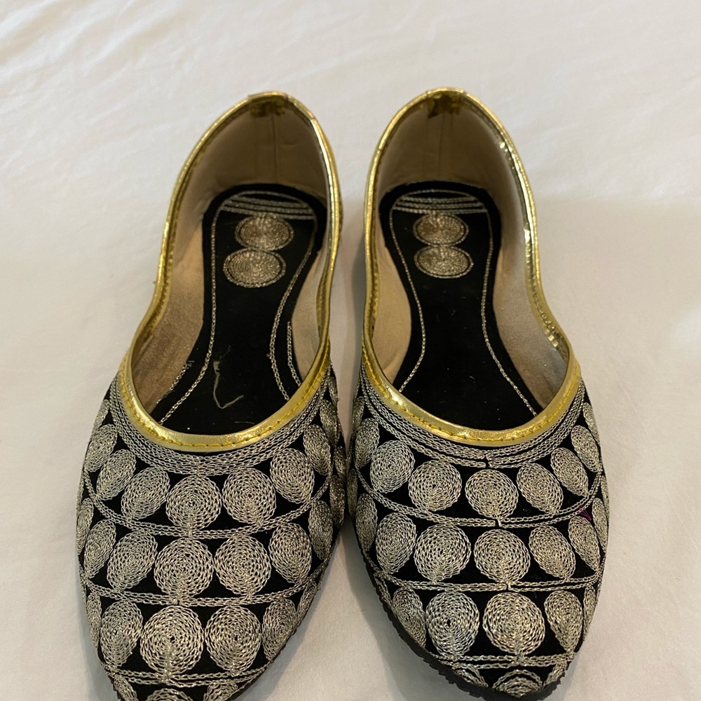 Women’s flats